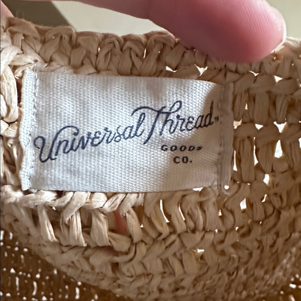 Beige Woven Handbag with Accessories - Picture 8 of 8